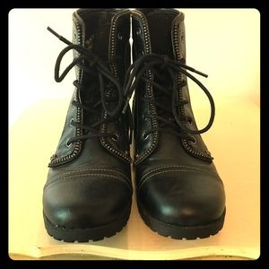 Women’s barely worn combat boots size 8